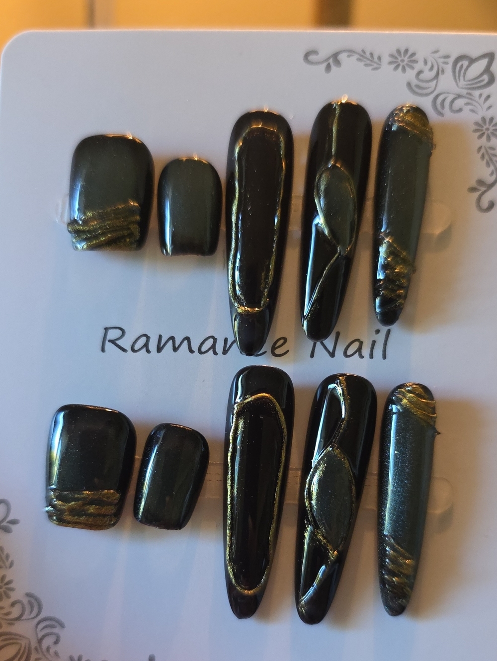 Green & Gold Press-On Nail Set Size Med